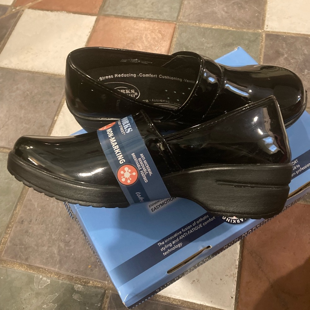 Easy Street Shiny Black Mules